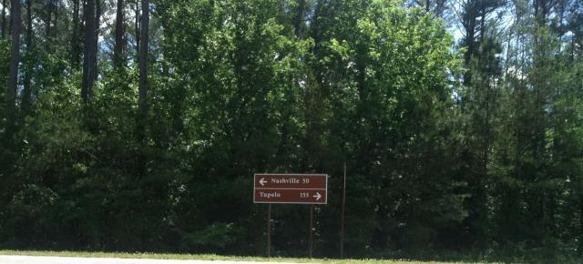 Nashville_Tupelo_Sign.jpg